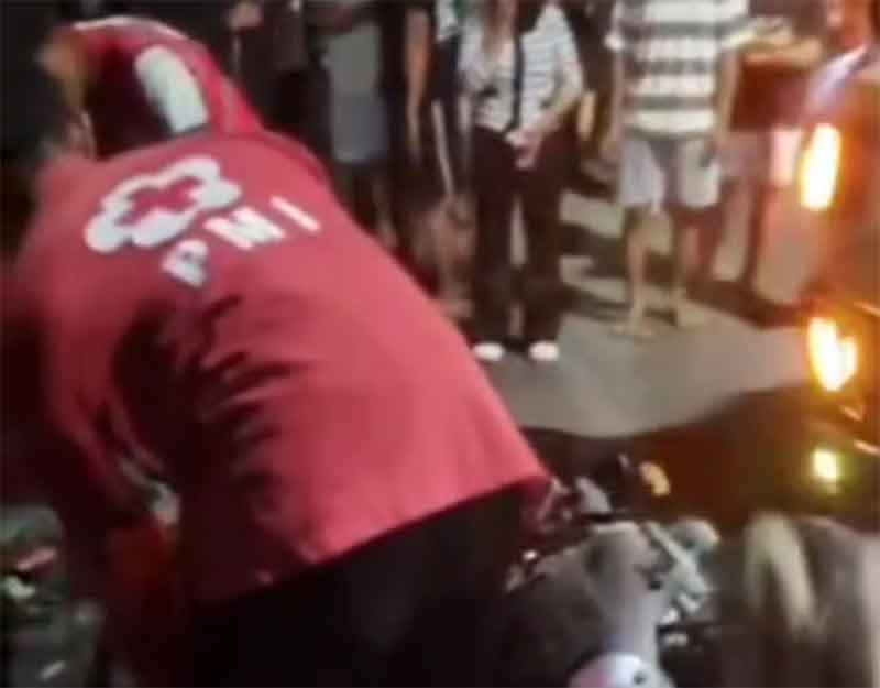 Laka Di Perempatan Alun-alun Purwodadi 3 Meninggal Dunia. Tonton Videonya Di Sini...